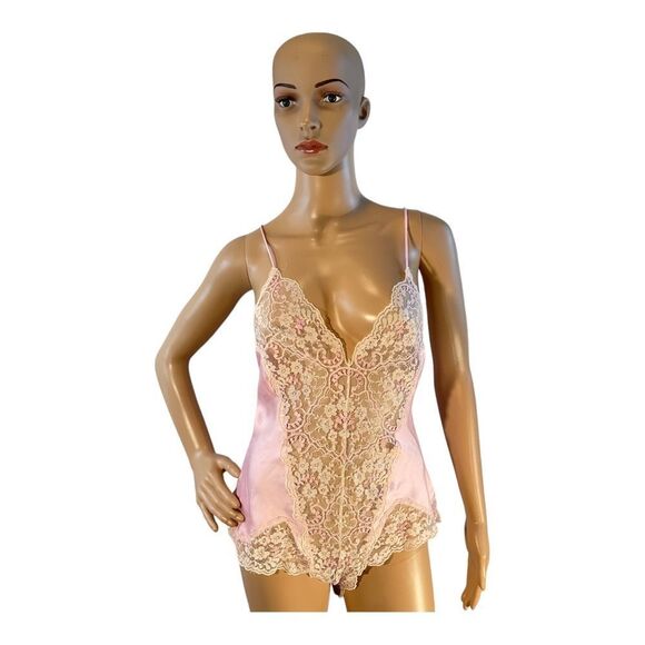 Victoria Secret Women’s Vintage Pink &Lace Lingerie Satin Womens Size Small - Picture 2 of 15